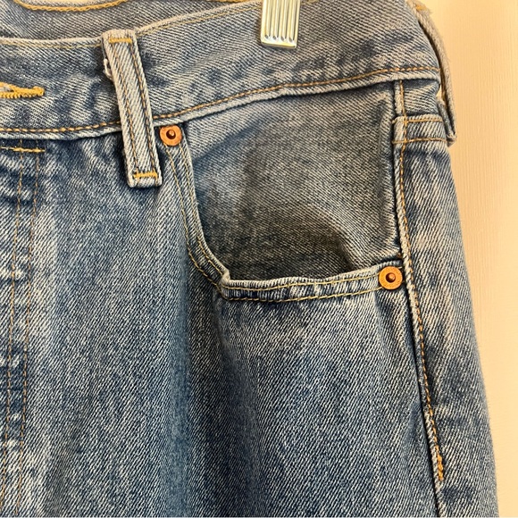 Levi's 501's Vintage Button Fly Straight Leg Medium Wash Jeans Size 33X30 - Picture 13 of 13